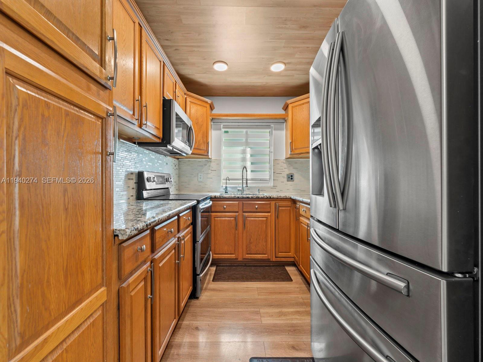 LAKES OF ACADIA UNIT 3 TH - Residential