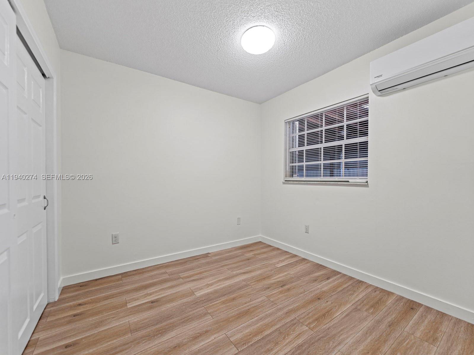 LAKES OF ACADIA UNIT 3 TH - Residential