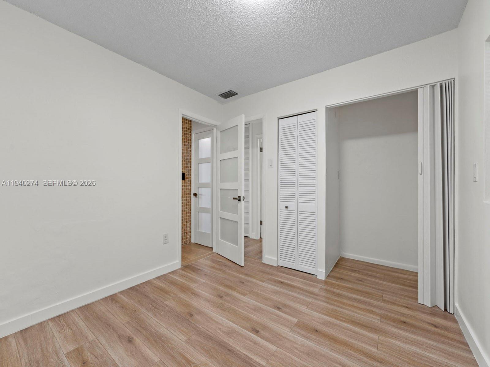 LAKES OF ACADIA UNIT 3 TH - Residential