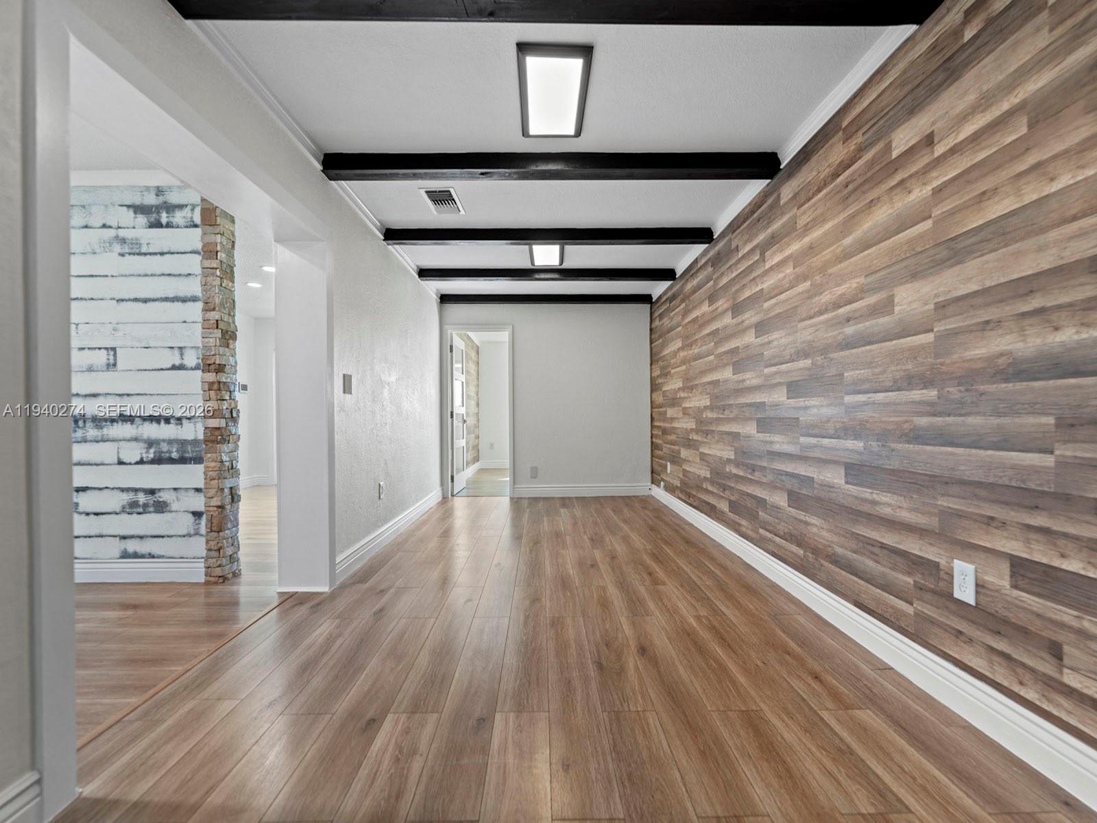 LAKES OF ACADIA UNIT 3 TH - Residential