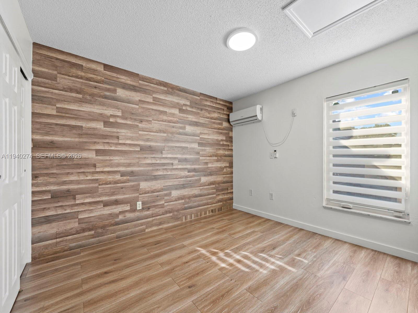 LAKES OF ACADIA UNIT 3 TH - Residential