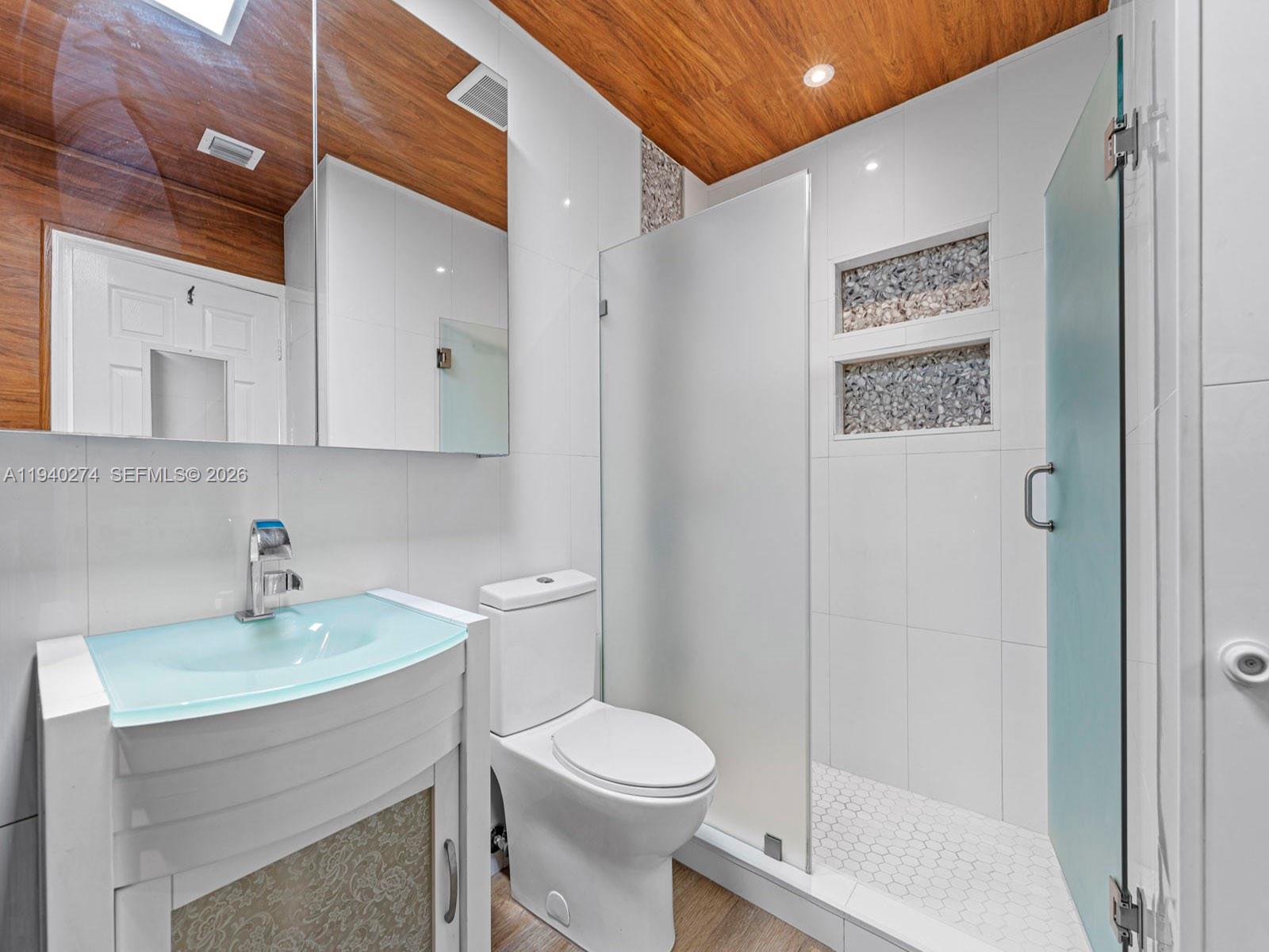 LAKES OF ACADIA UNIT 3 TH - Residential