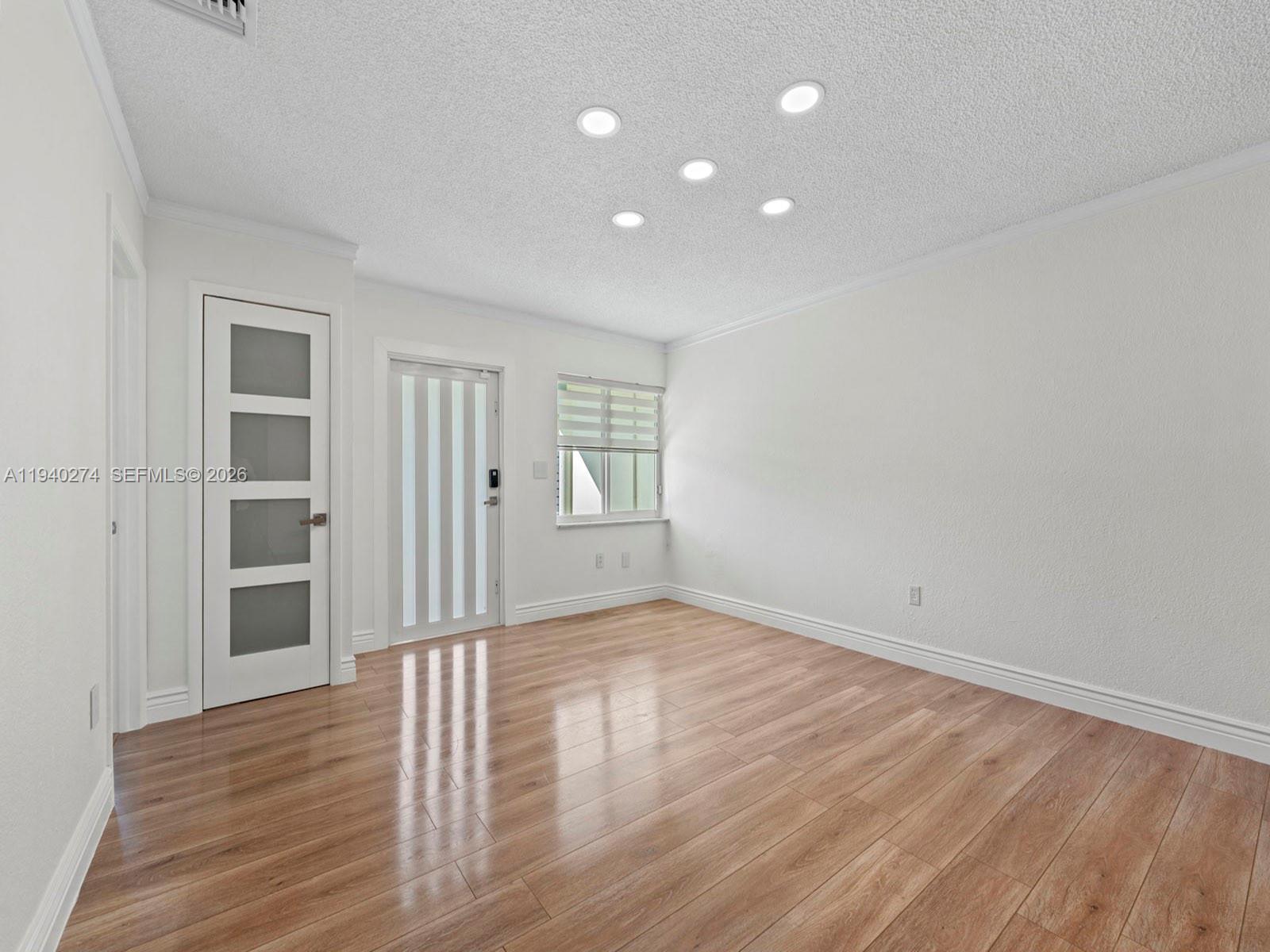 LAKES OF ACADIA UNIT 3 TH - Residential