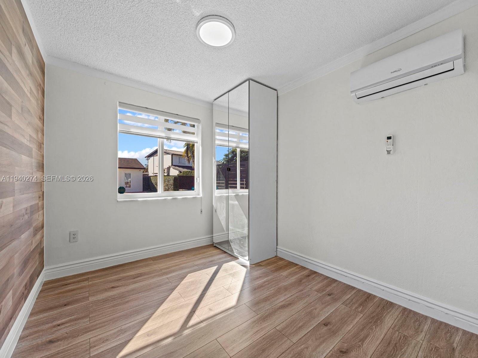 LAKES OF ACADIA UNIT 3 TH - Residential