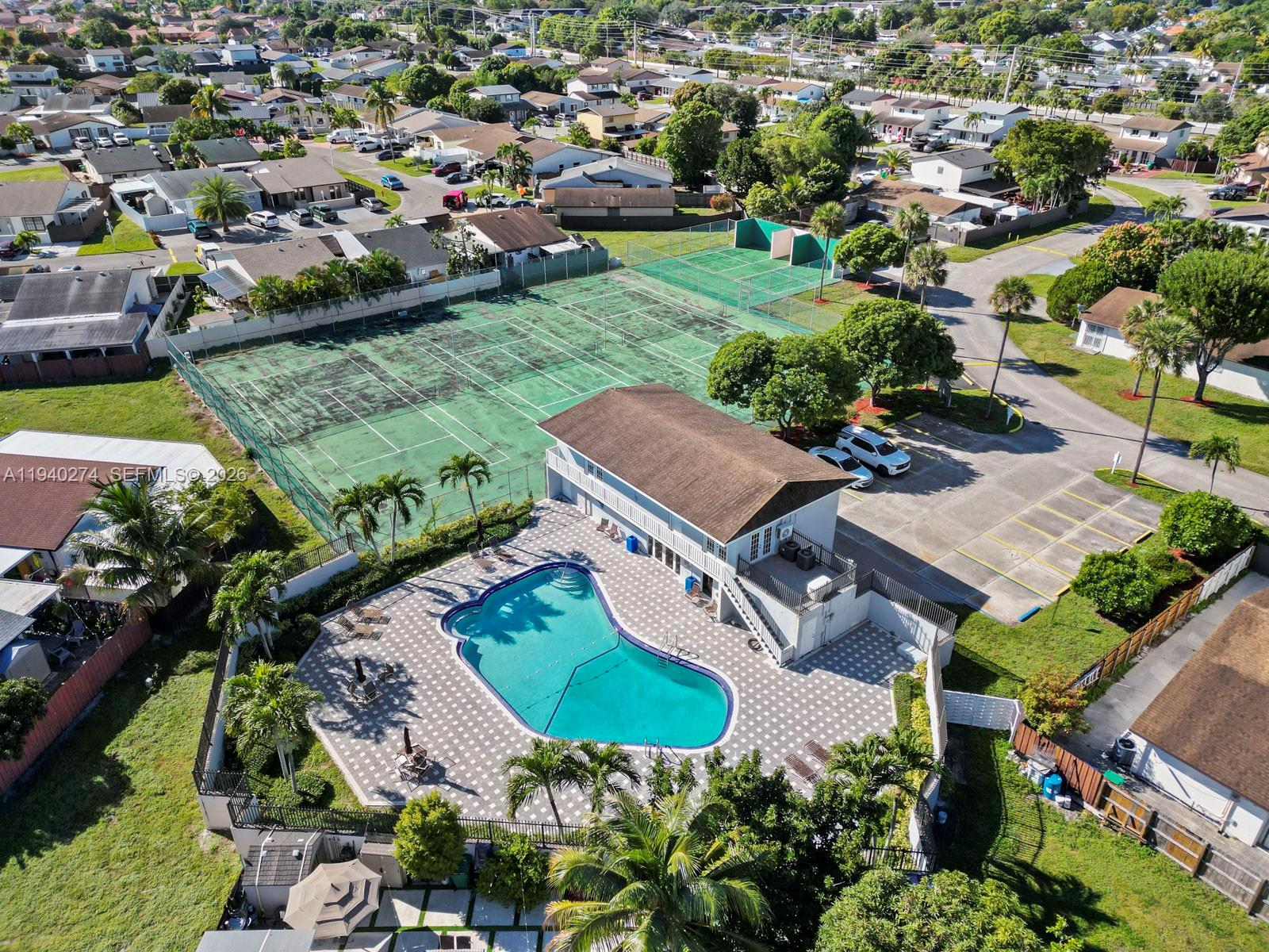 LAKES OF ACADIA UNIT 3 TH - Residential