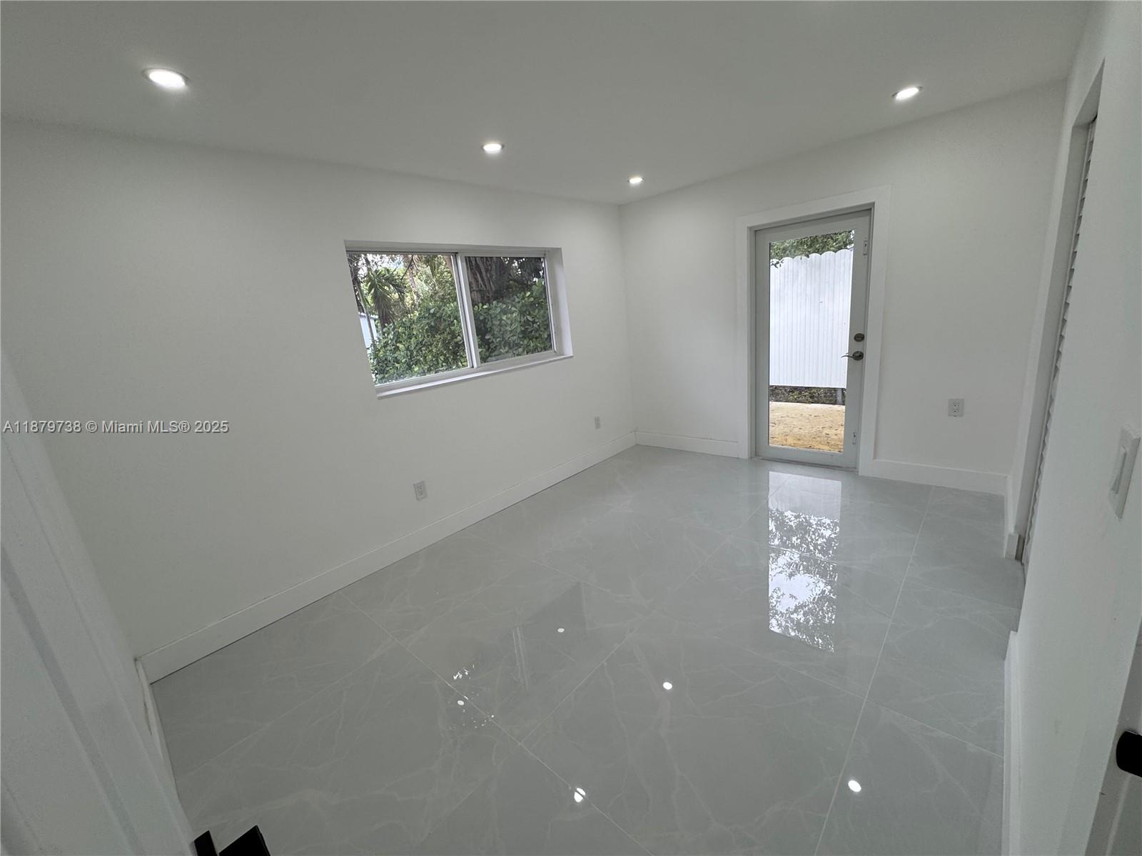 LAKE LUCERNE SEC 4 - Residential