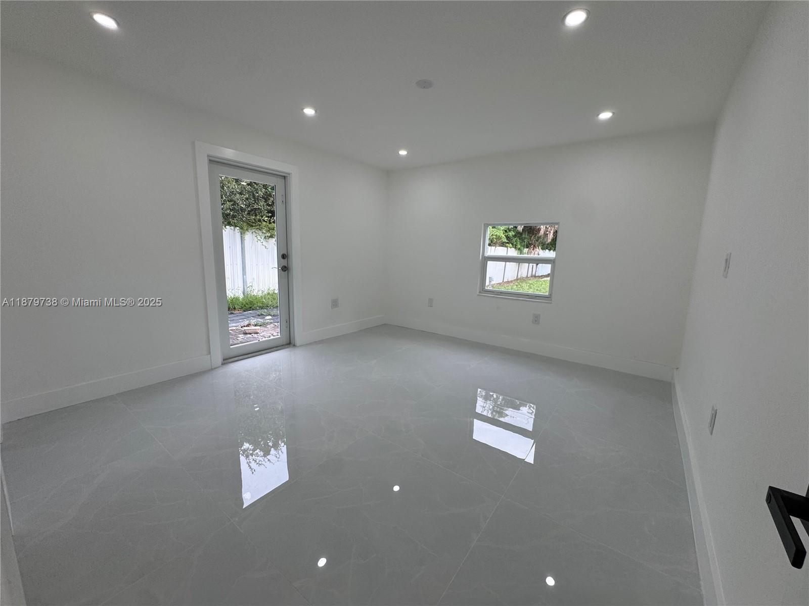 LAKE LUCERNE SEC 4 - Residential