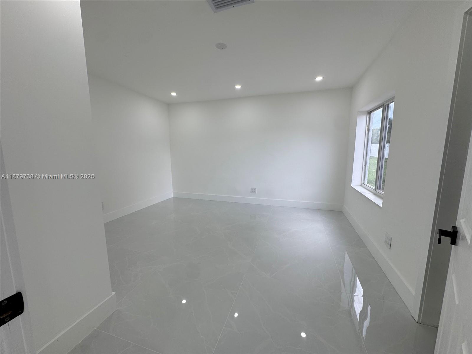 LAKE LUCERNE SEC 4 - Residential