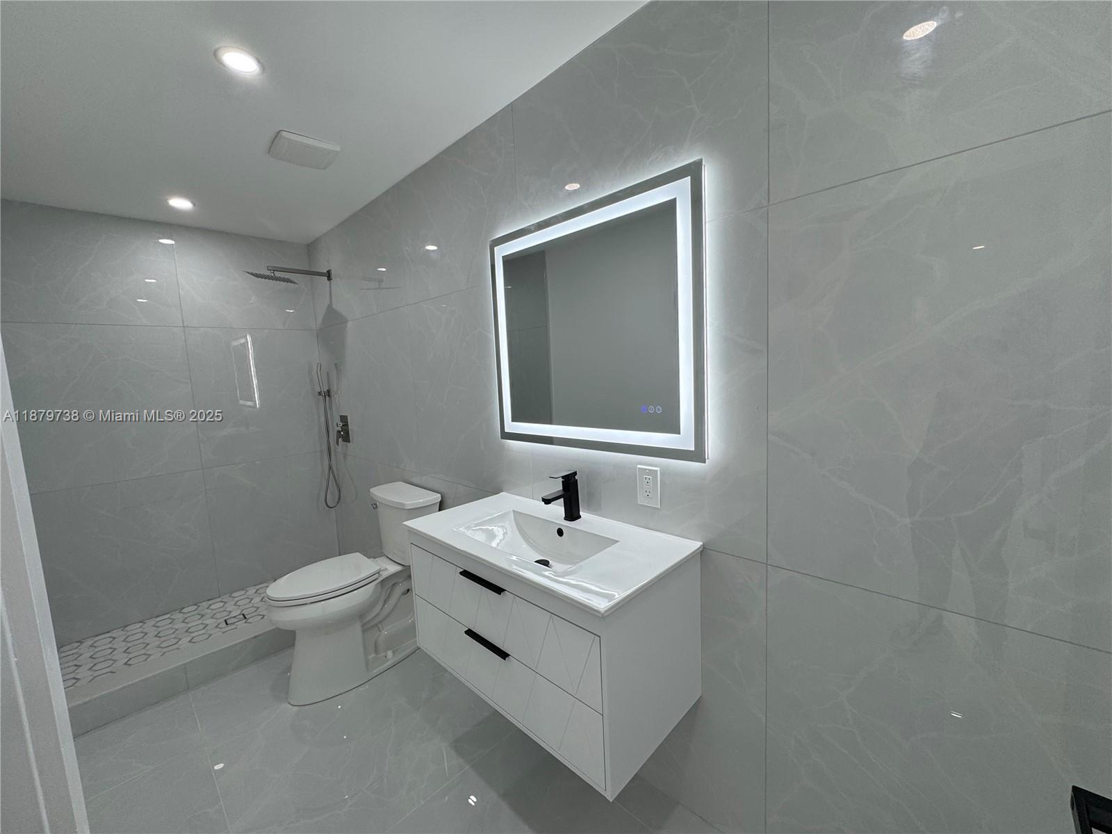 LAKE LUCERNE SEC 4 - Residential