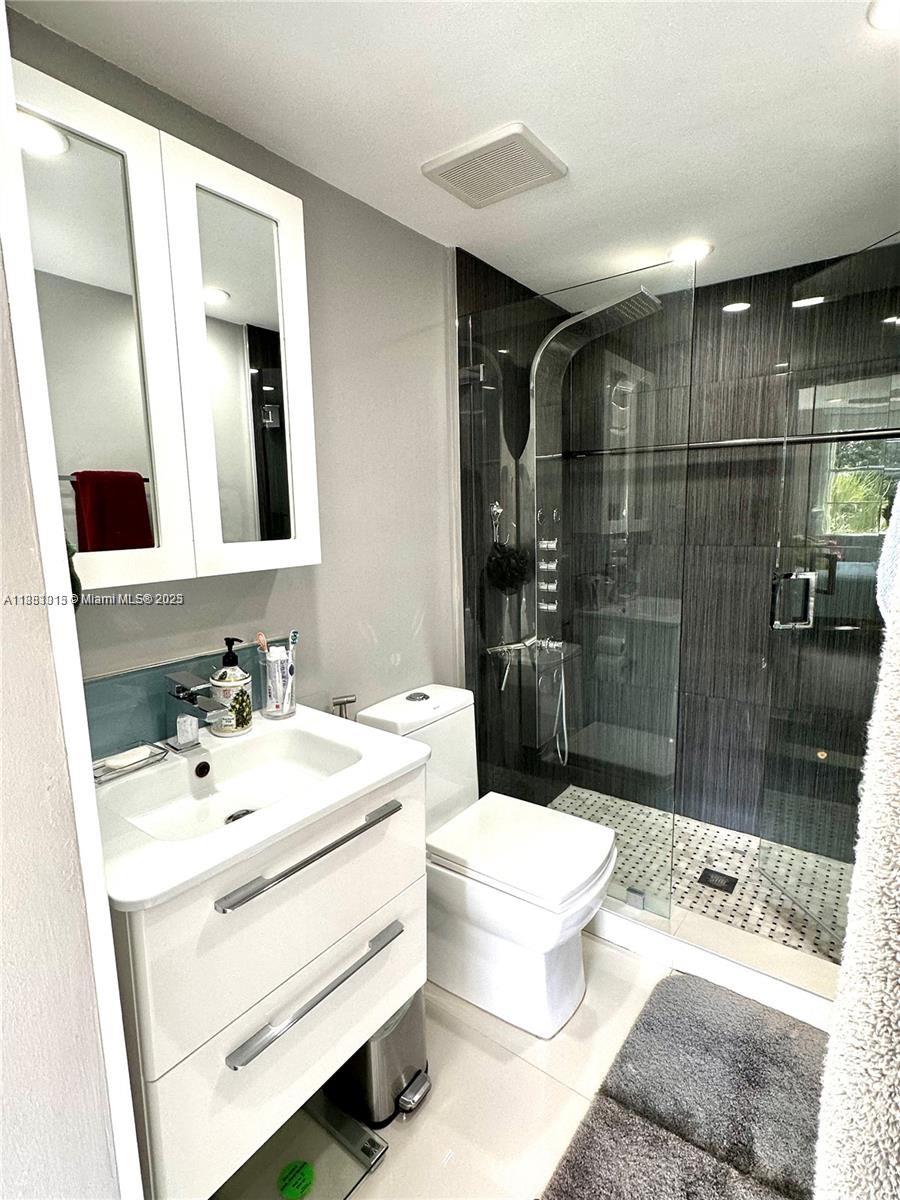 THE FOUNTAINS AT FONTAINE - Residential Lease