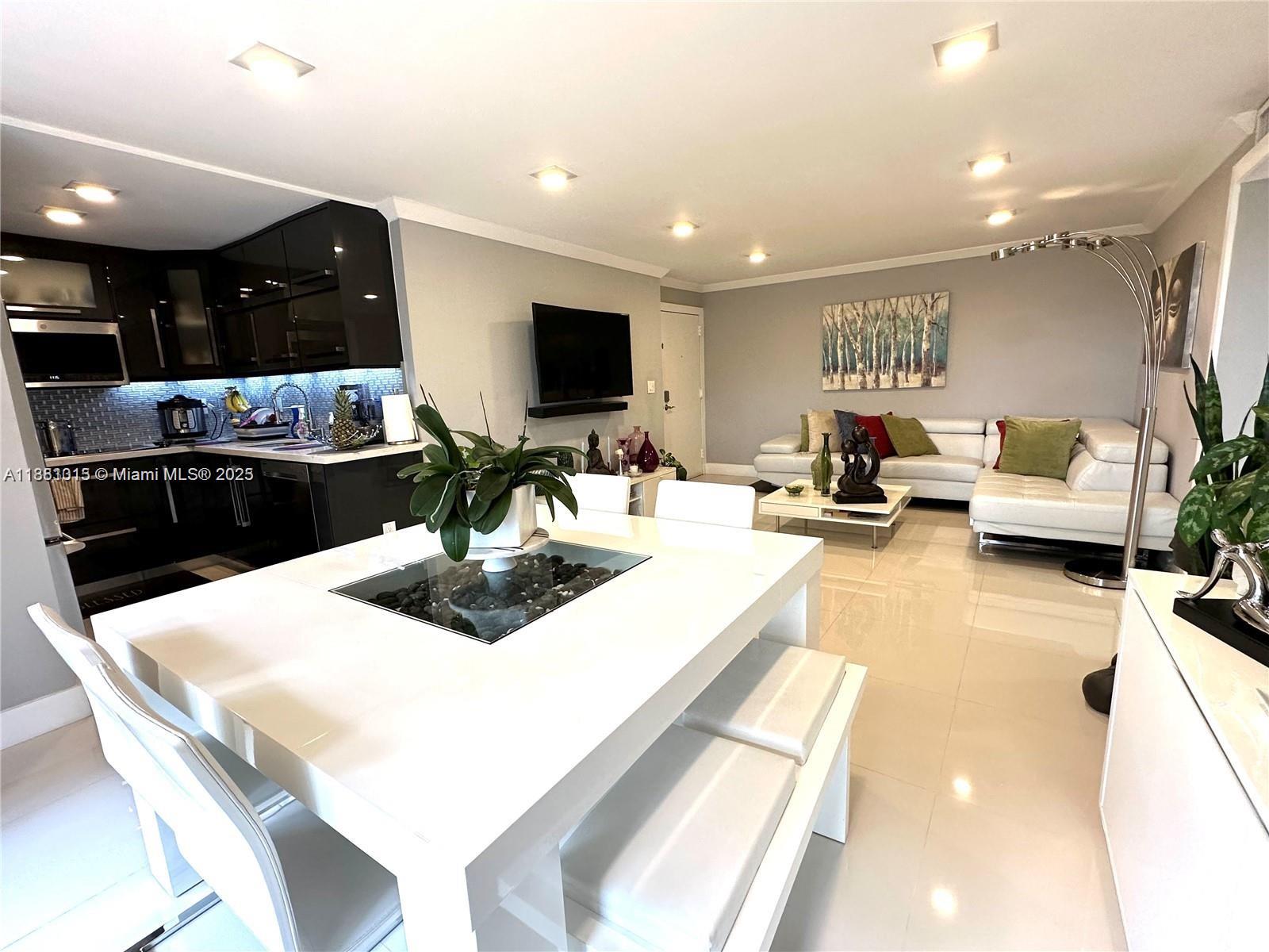 THE FOUNTAINS AT FONTAINE - Residential Lease