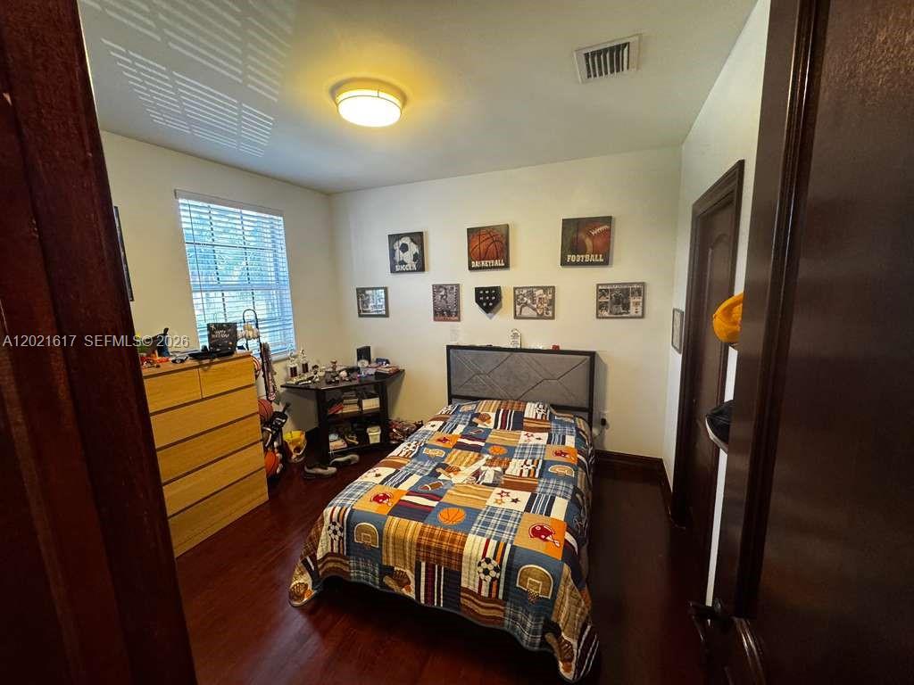 ISLANDS AT DORAL NORTHWES - Residential