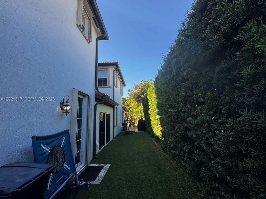 ISLANDS AT DORAL NORTHWES - Residential