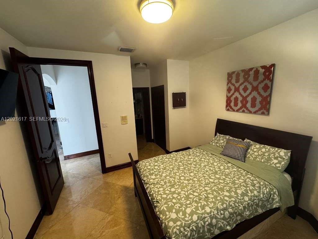 ISLANDS AT DORAL NORTHWES - Residential