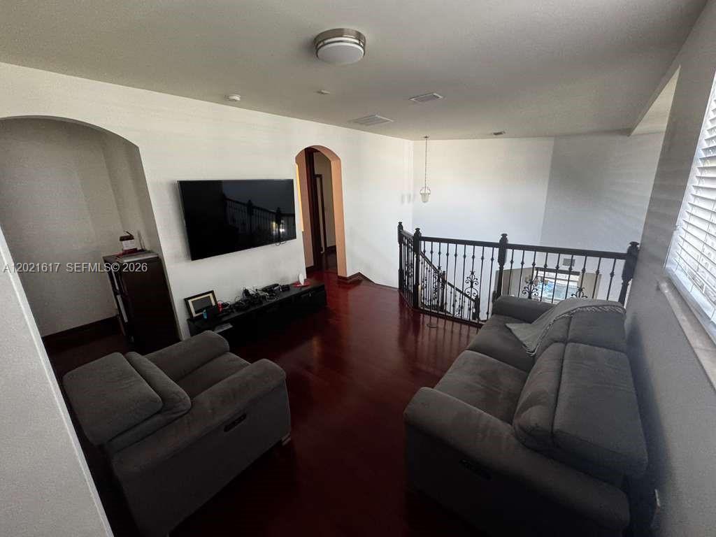 ISLANDS AT DORAL NORTHWES - Residential