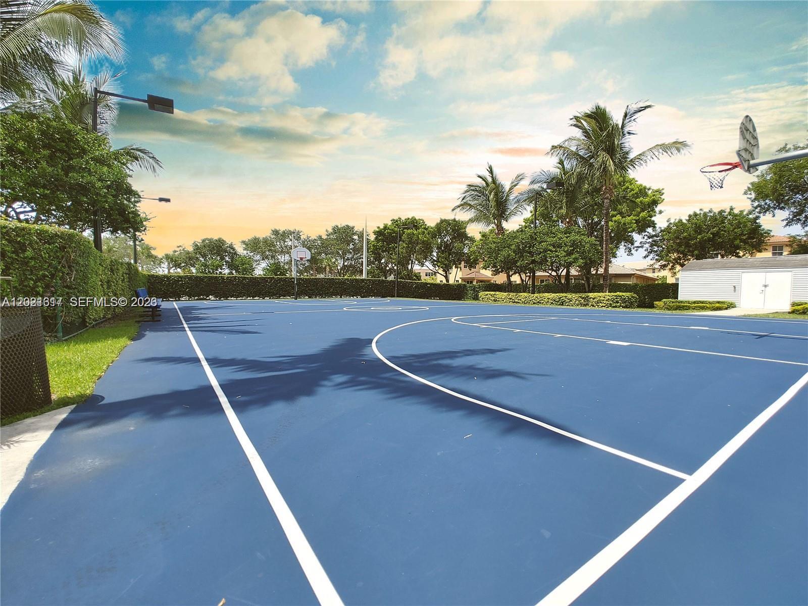 ISLANDS AT DORAL NORTHWES - Residential