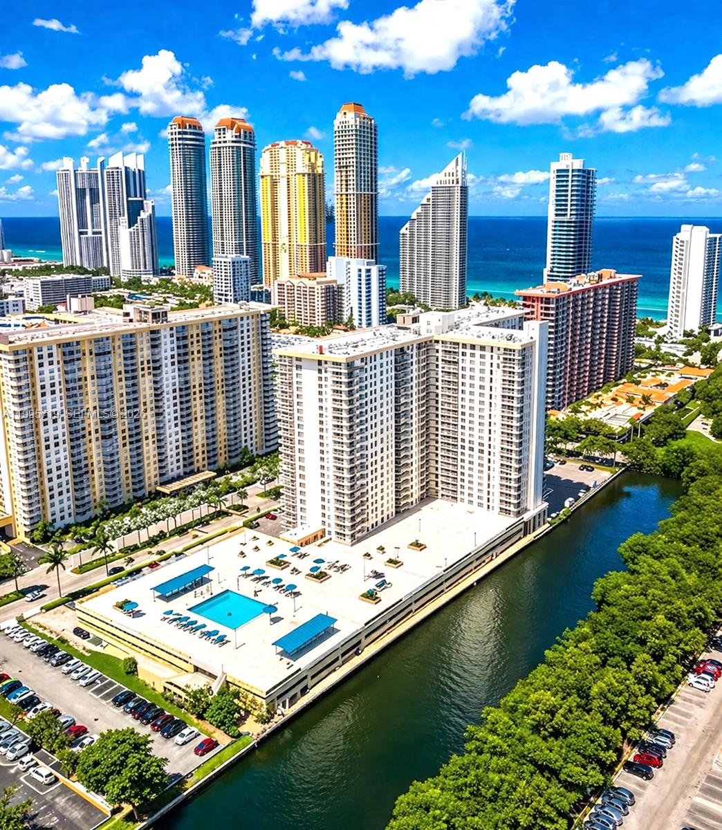 WINSTON TOWER 300 CONDO - Residential