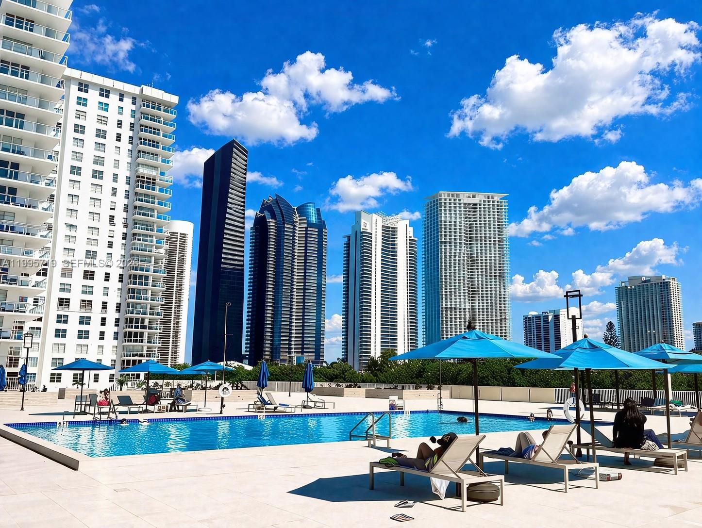 WINSTON TOWER 300 CONDO - Residential