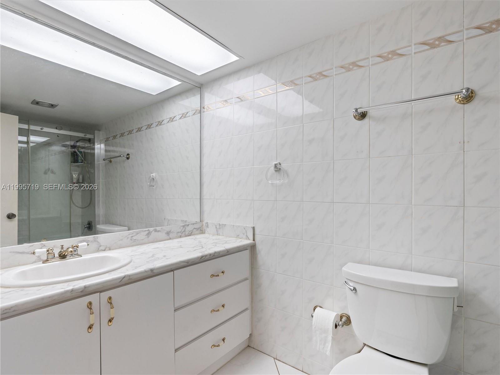 WINSTON TOWER 300 CONDO - Residential