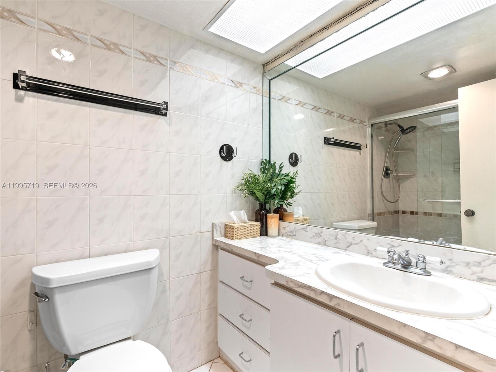 WINSTON TOWER 300 CONDO - Residential