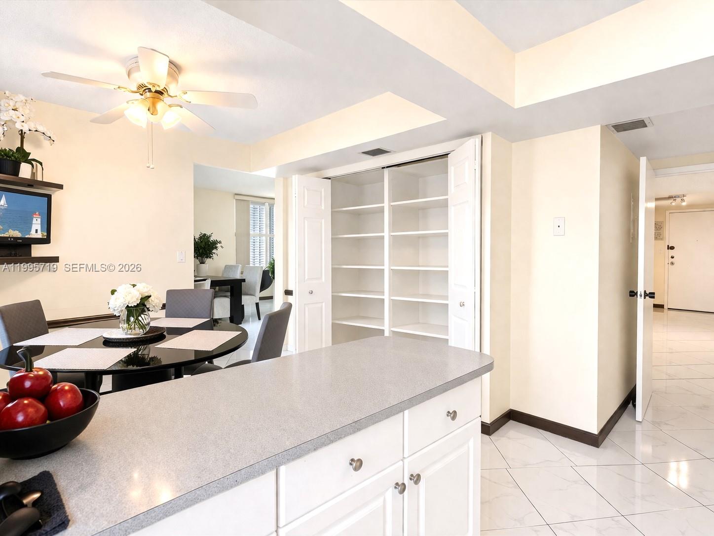 WINSTON TOWER 300 CONDO - Residential