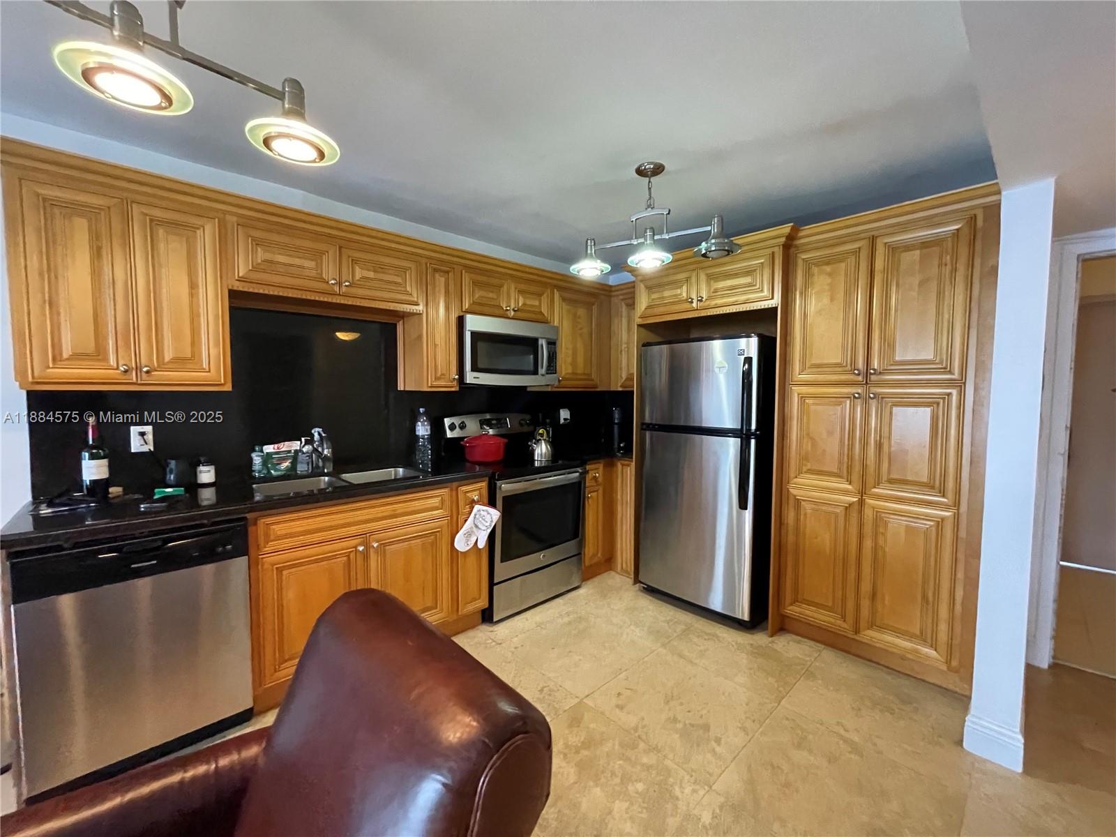 345 Ocean Dr 1024