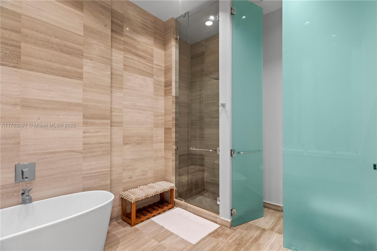 ECHO CONDO - Residential Lease