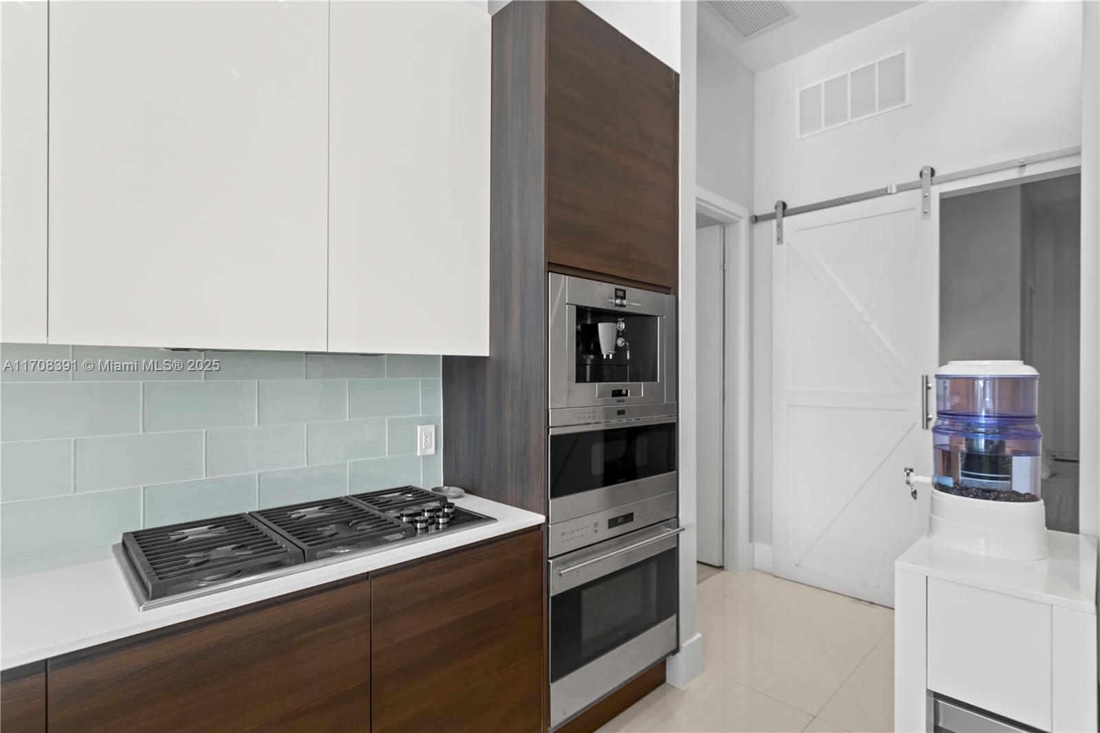 ECHO CONDO - Residential Lease