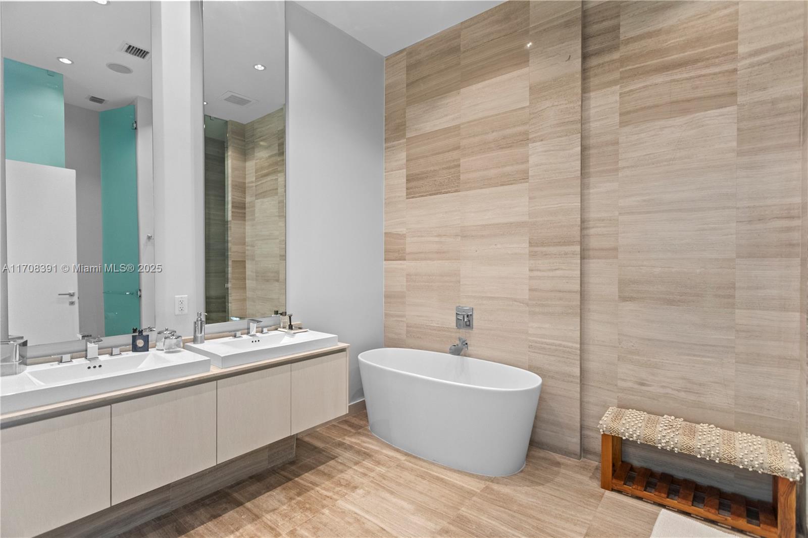 ECHO CONDO - Residential Lease