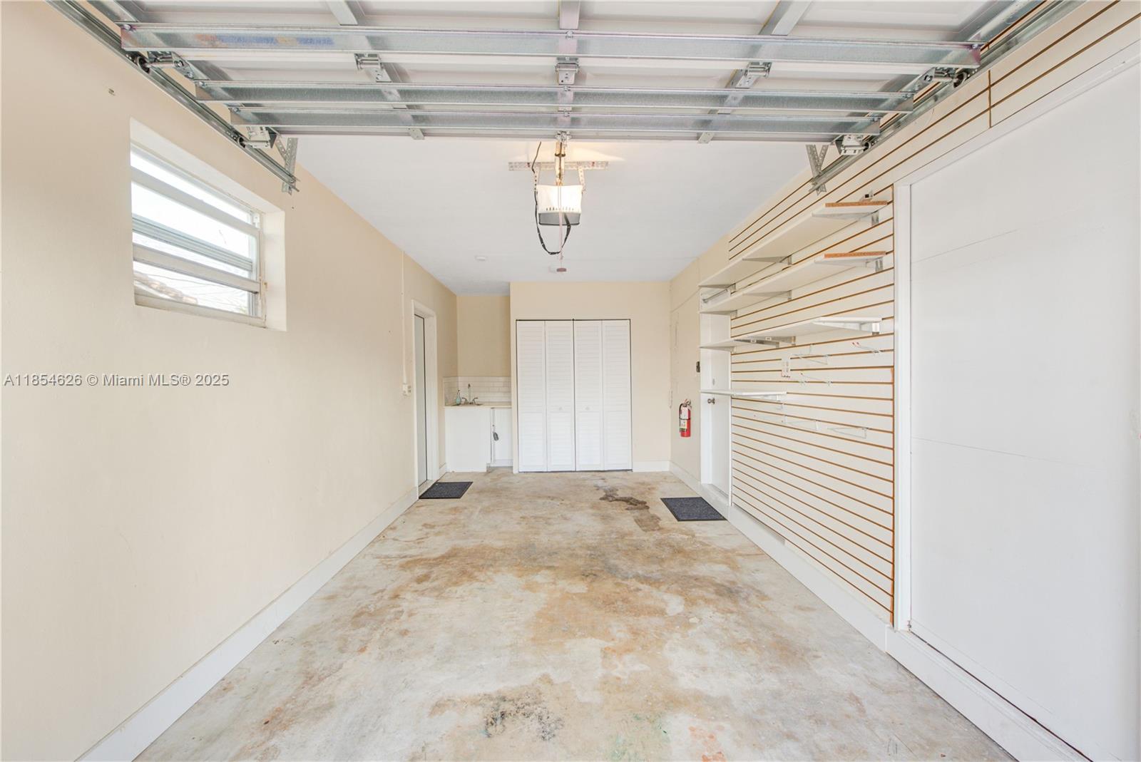 GULFSTREAM ESTATES NO 3 - Residential Lease