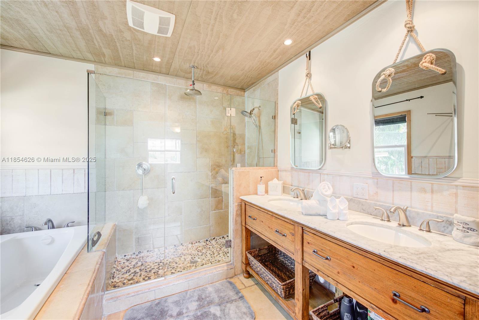 GULFSTREAM ESTATES NO 3 - Residential Lease