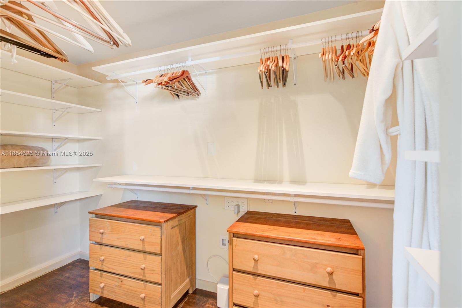 GULFSTREAM ESTATES NO 3 - Residential Lease