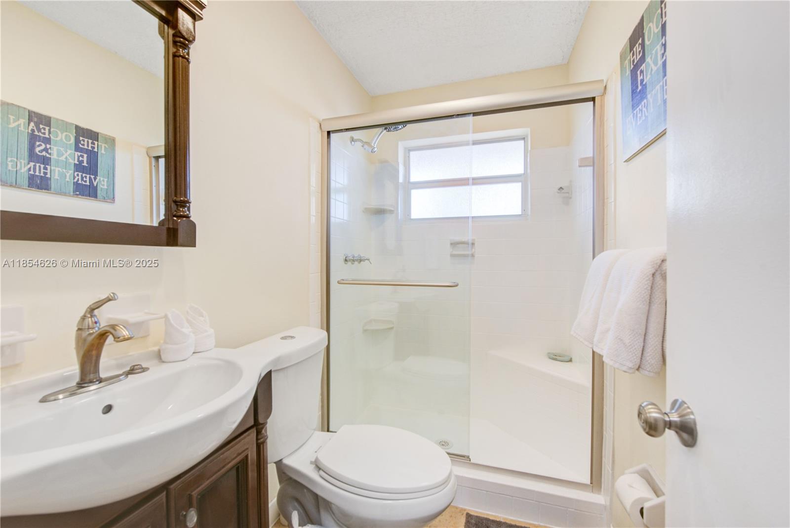 GULFSTREAM ESTATES NO 3 - Residential Lease