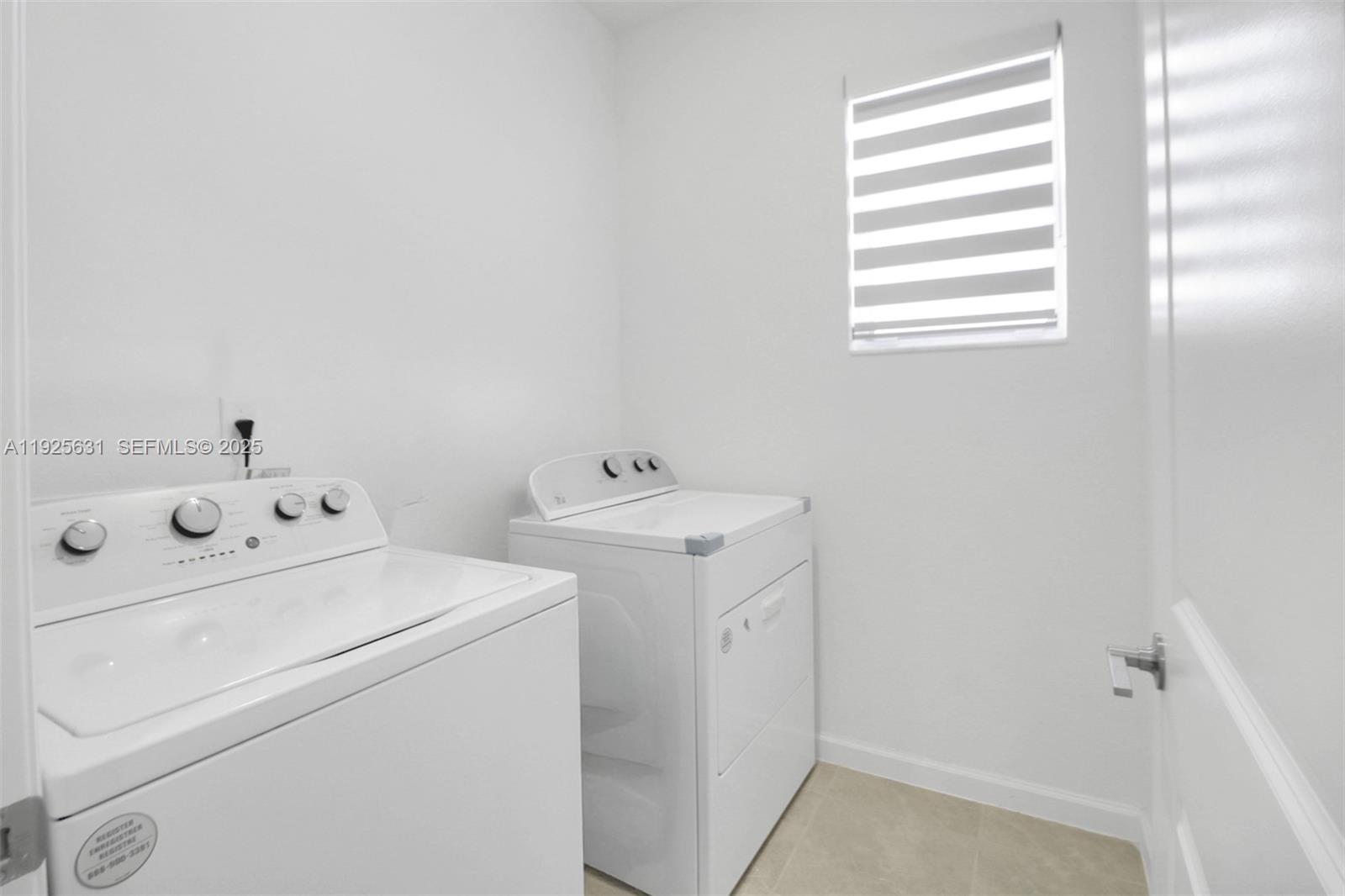 KEYS-GATE NO 1 - Residential