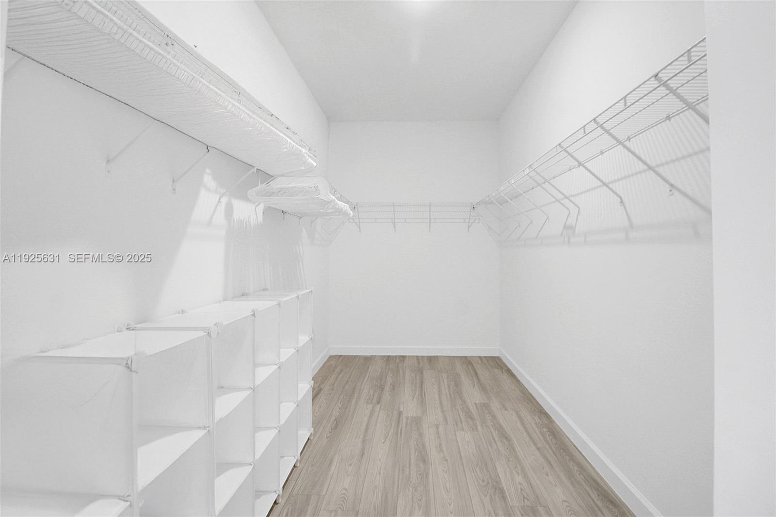 KEYS-GATE NO 1 - Residential