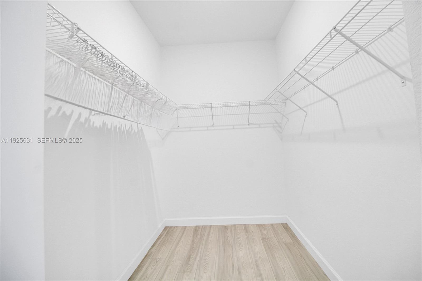 KEYS-GATE NO 1 - Residential