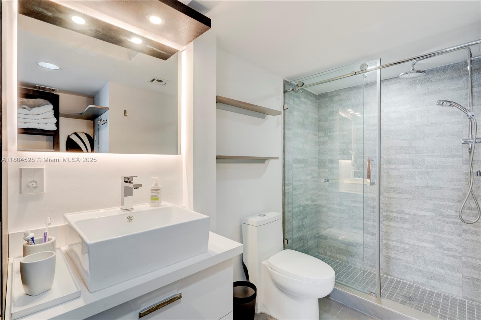 YACHT CLUB AT PORTOFINO C - Residential Lease