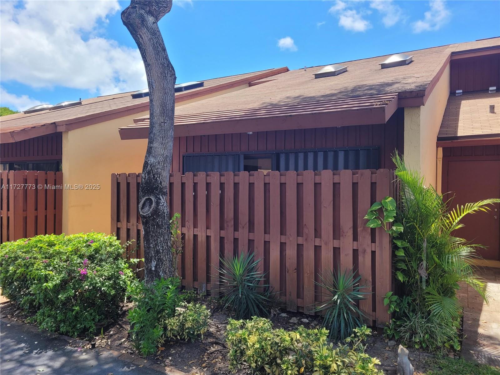 406 SE 14th St