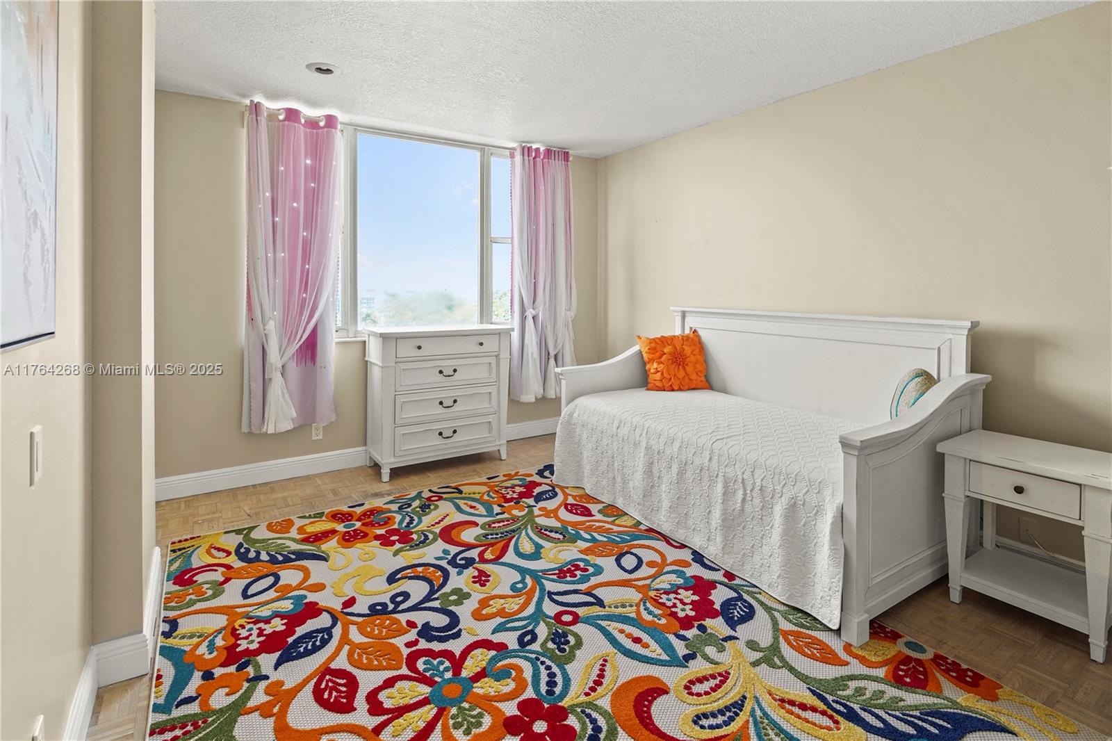 HILLCREST NO 21 CONDO - Residential