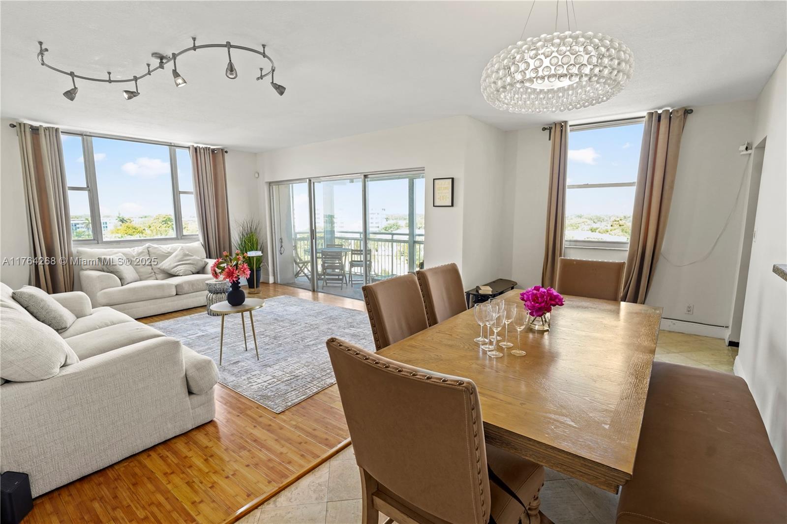 HILLCREST NO 21 CONDO - Residential