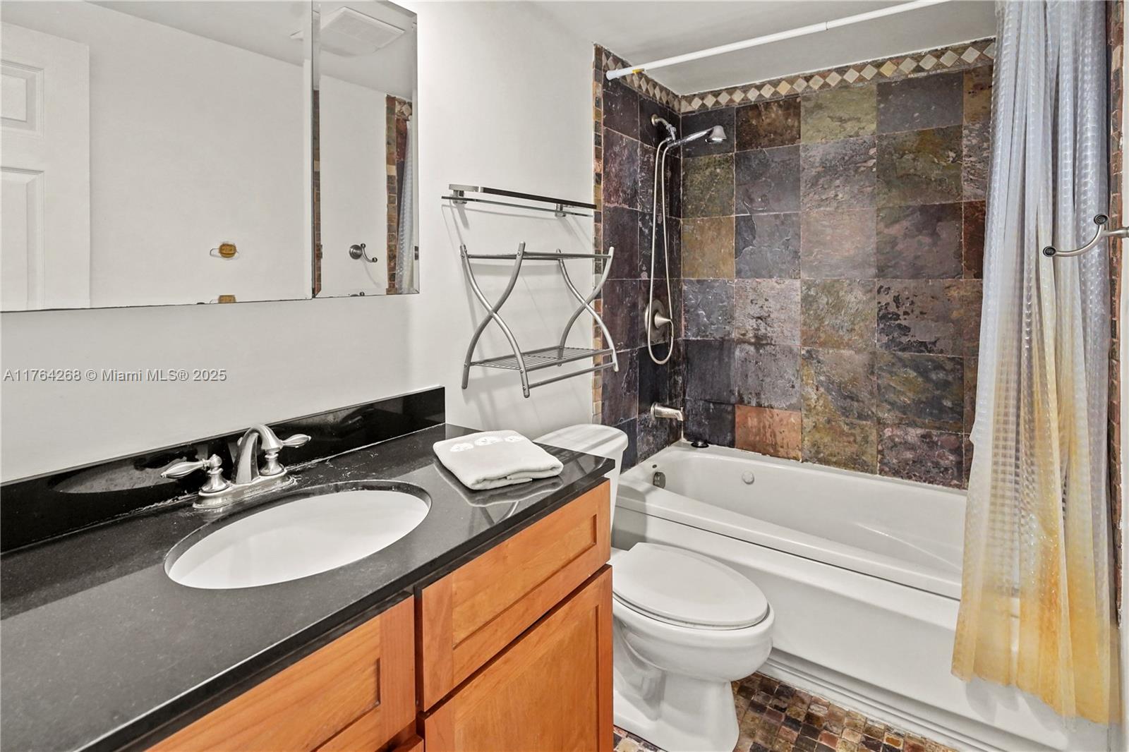 HILLCREST NO 21 CONDO - Residential