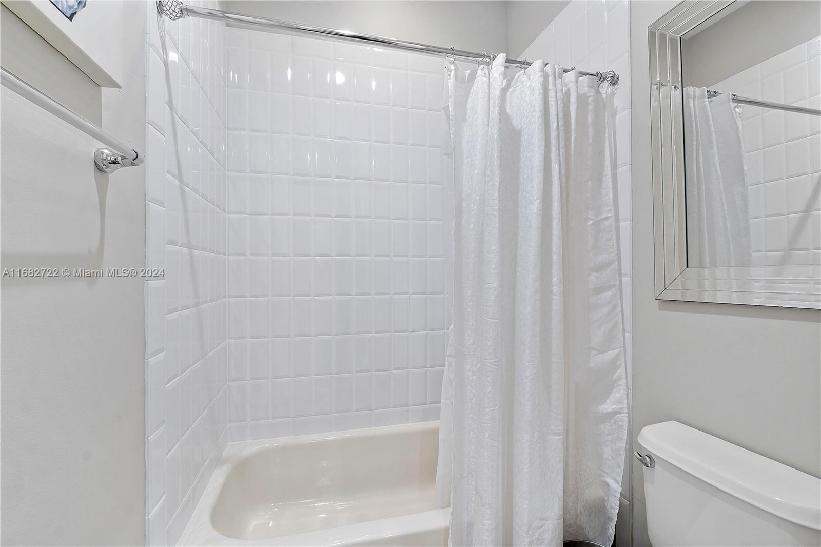 CHARLESTON OAKS - Residential