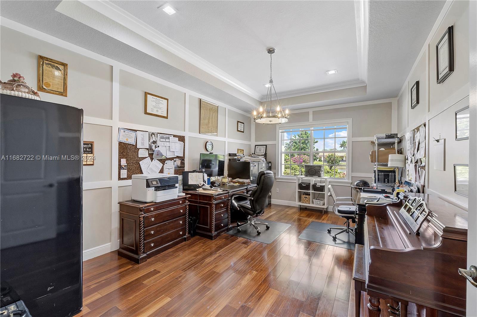 CHARLESTON OAKS - Residential