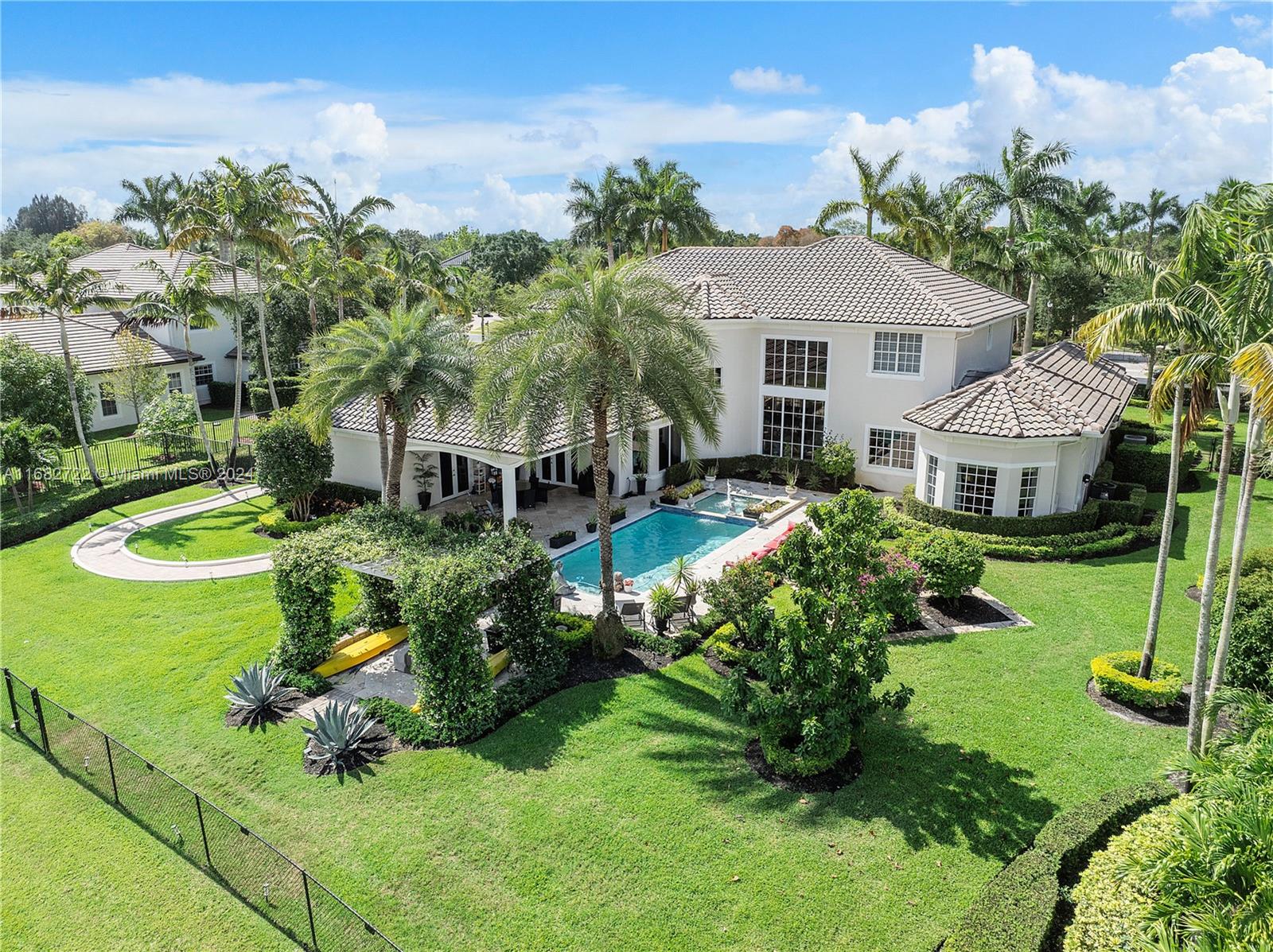 CHARLESTON OAKS - Residential