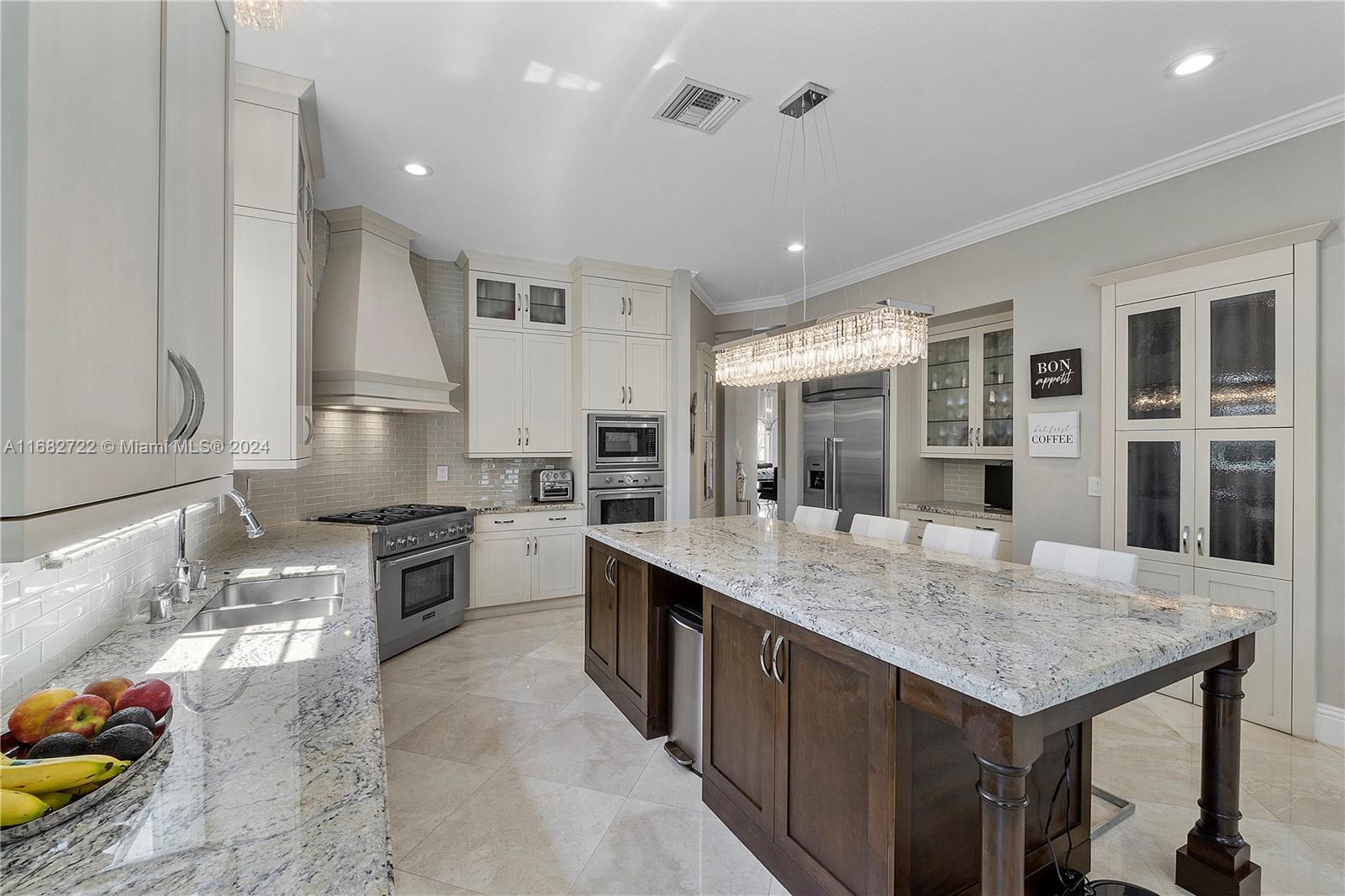 CHARLESTON OAKS - Residential