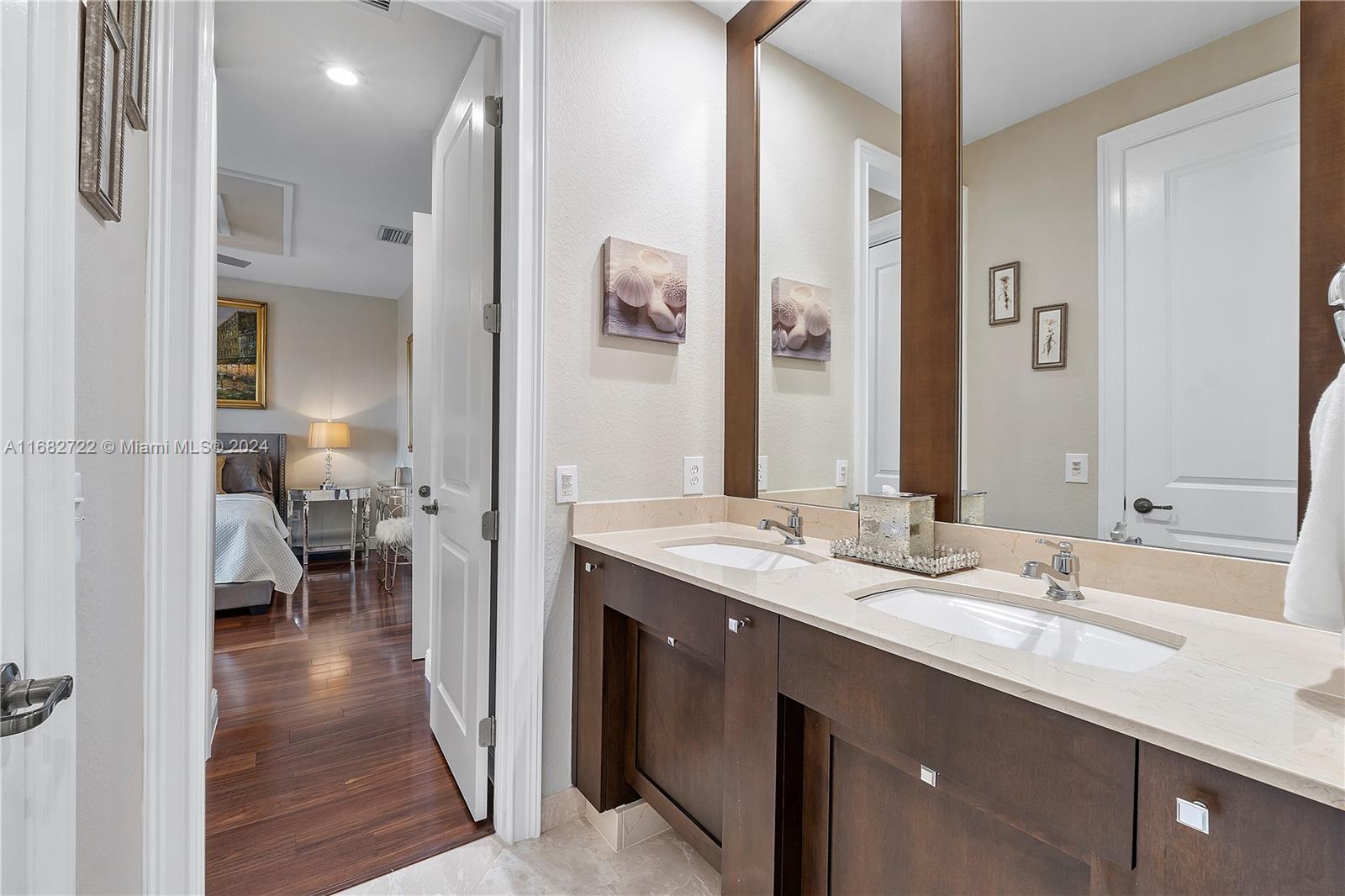 CHARLESTON OAKS - Residential