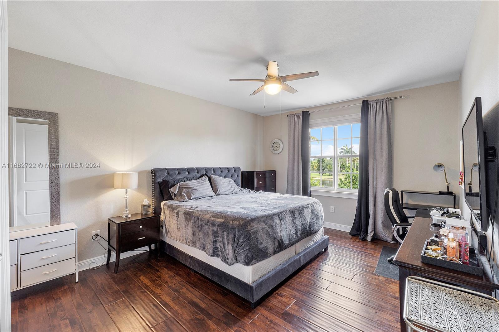 CHARLESTON OAKS - Residential