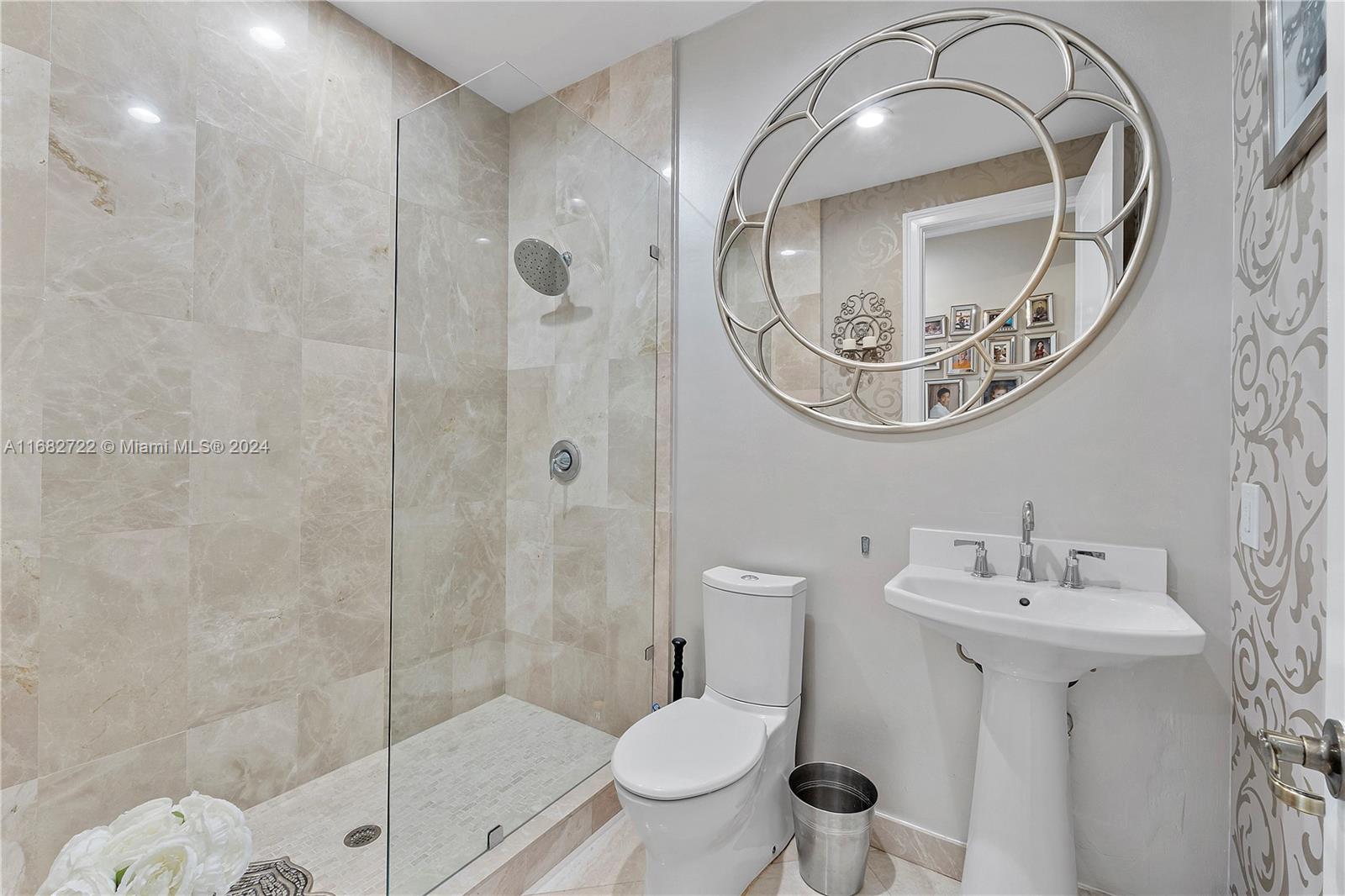 CHARLESTON OAKS - Residential