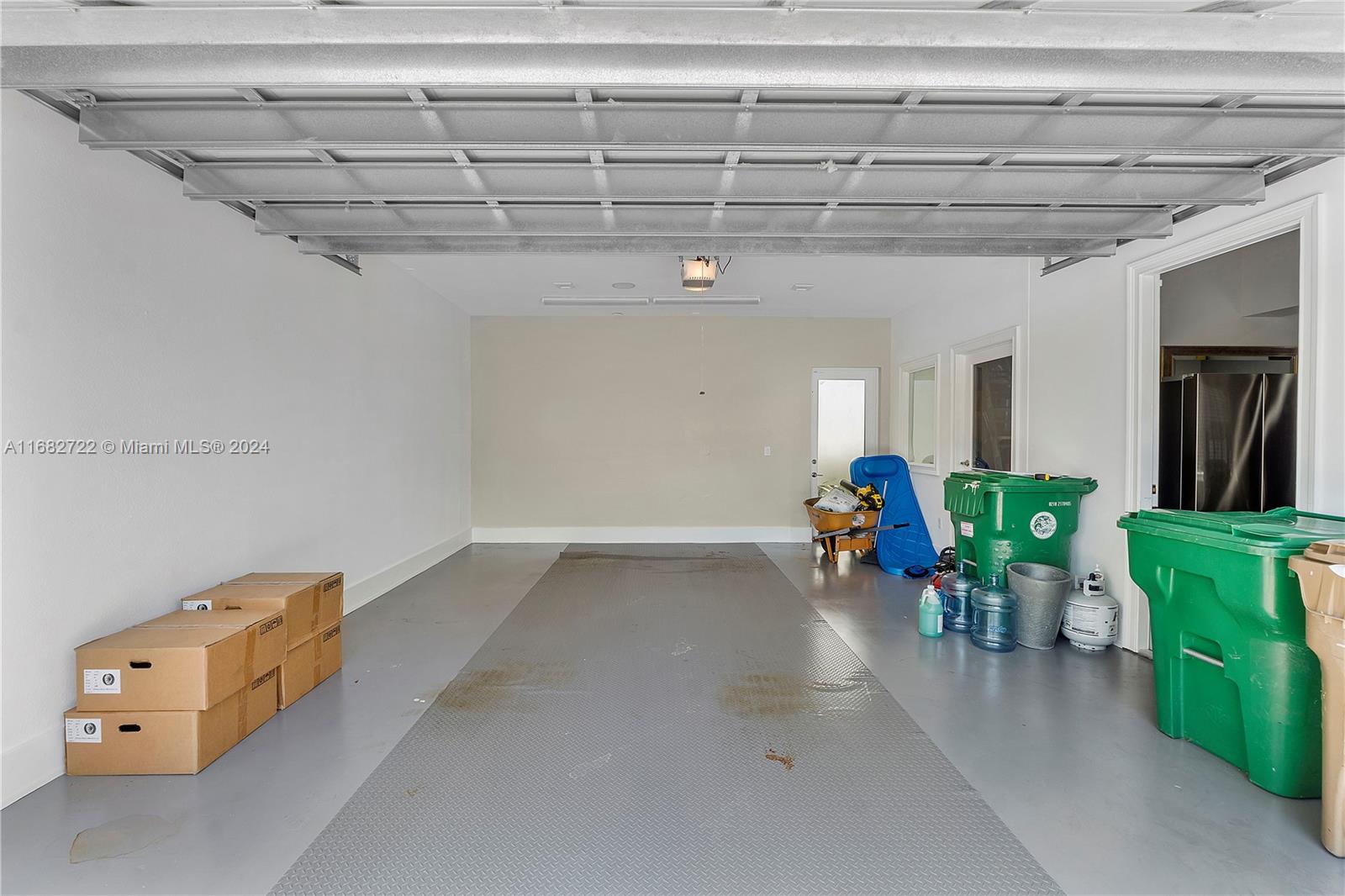 CHARLESTON OAKS - Residential