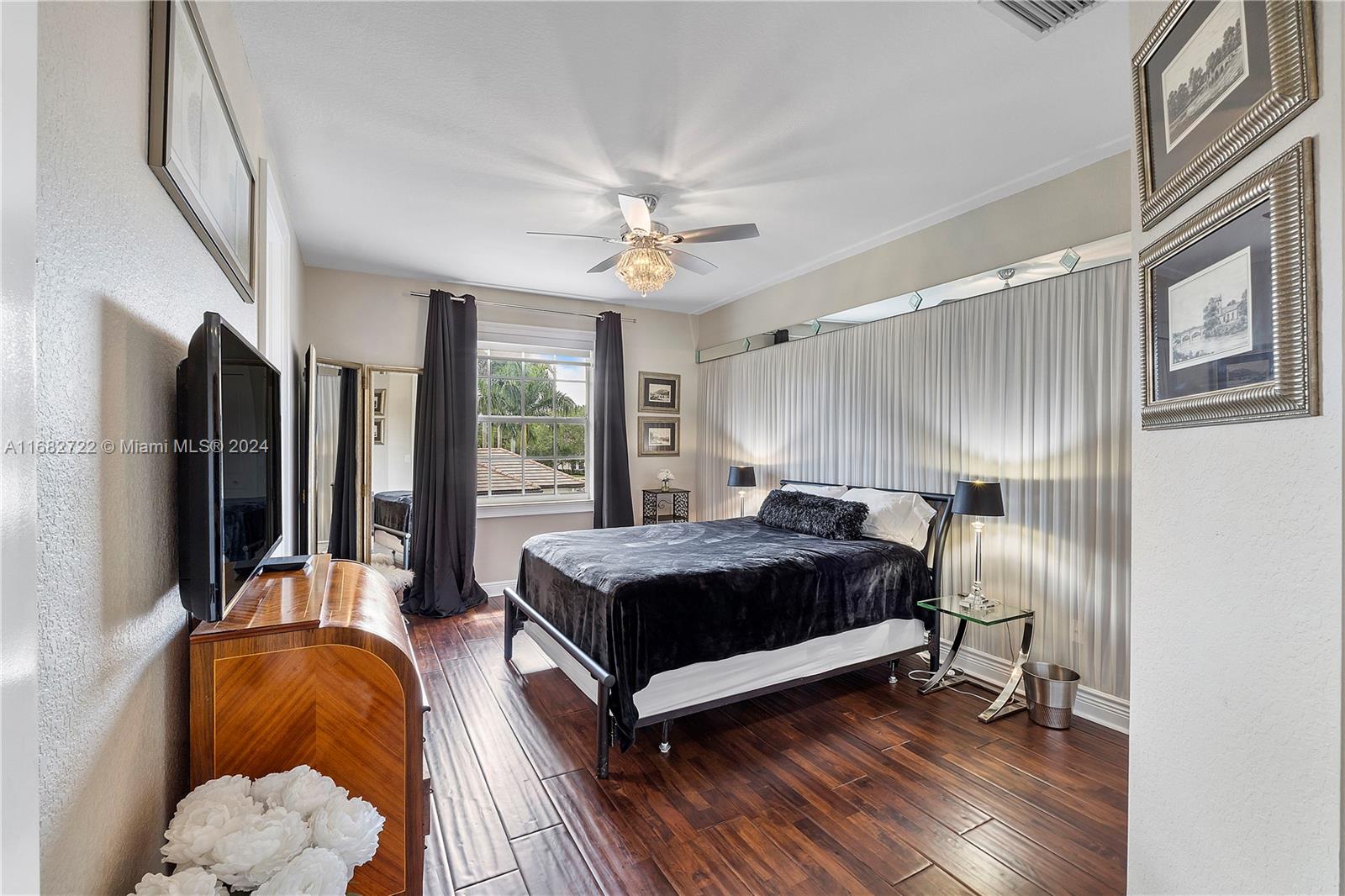 CHARLESTON OAKS - Residential